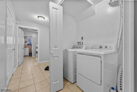 128 Leslie Street Newark NJ 07112