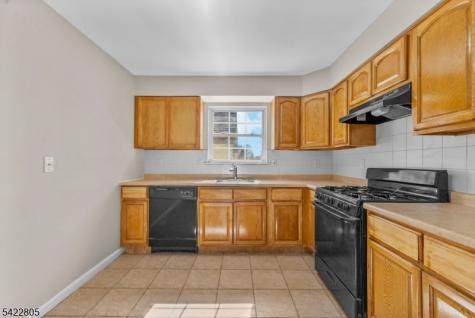 128 Leslie Street Newark NJ 07112