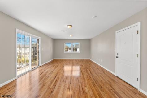128 Leslie Street Newark NJ 07112