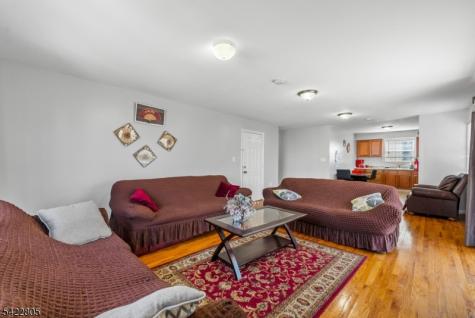 128 Leslie Street Newark NJ 07112
