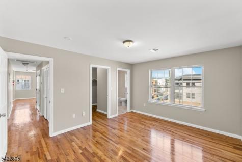 128 Leslie Street Newark NJ 07112