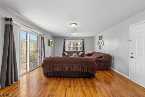 128 Leslie Street Newark NJ 07112