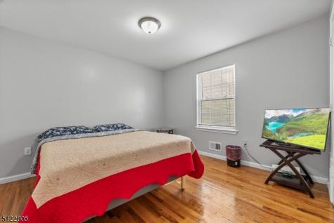 128 Leslie Street Newark NJ 07112