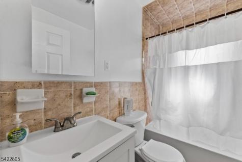 128 Leslie Street Newark NJ 07112
