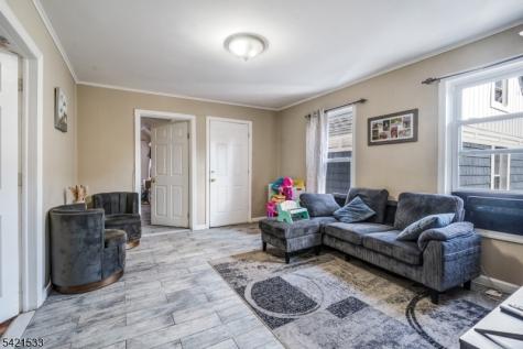 312 S Spring Street Elizabeth NJ 07201