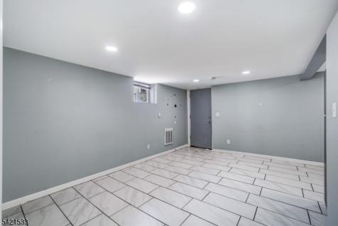 312 S Spring Street Elizabeth NJ 07201