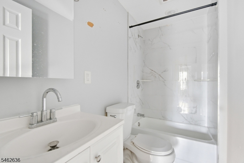 13 Cottage Street Bayonne NJ 07002