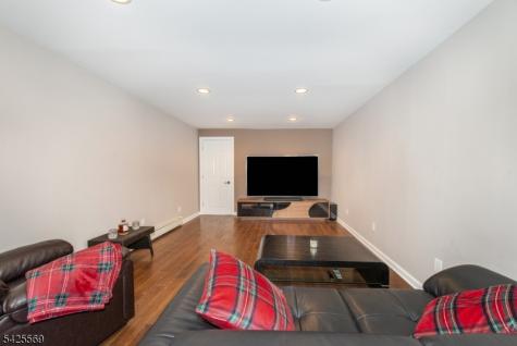 36 Ella Street Bloomingdale NJ 07403