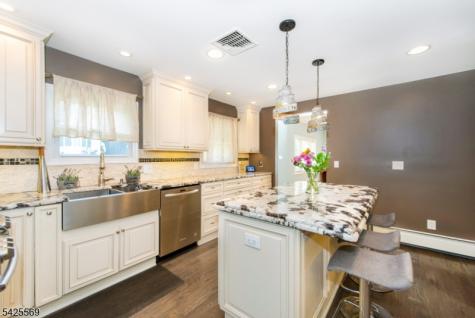 36 Ella Street Bloomingdale NJ 07403