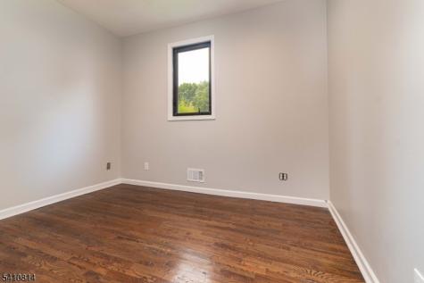 21 Dodd Street East Orange NJ 07017