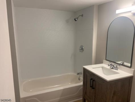 944 Madison Avenue Elizabeth NJ 07201