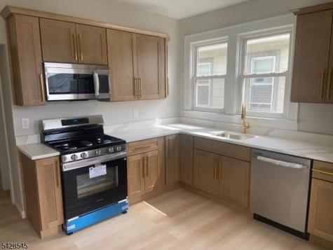 944 Madison Avenue Elizabeth NJ 07201