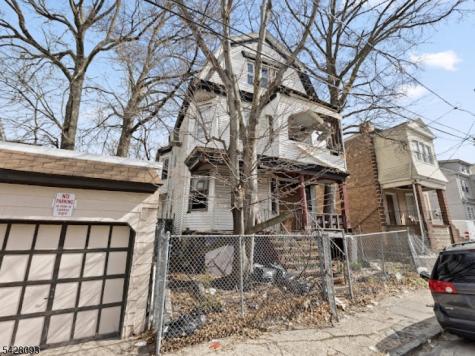 18 Roosevelt Terrace Irvington NJ 07111