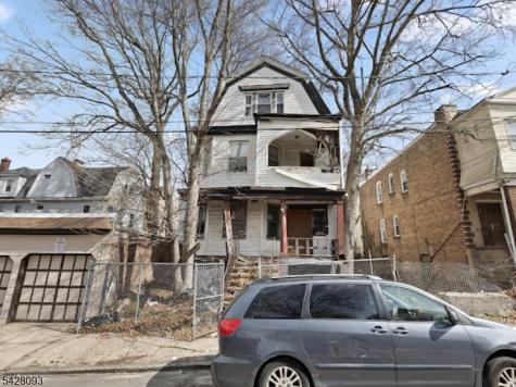 18 Roosevelt Terrace Irvington NJ 07111