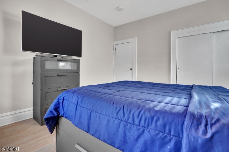 35 Chester Avenue Irvington NJ 07111