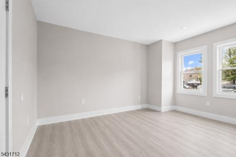 654 S 12th Street Newark NJ 07103