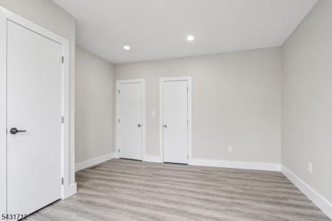 654 S 12th Street Newark NJ 07103