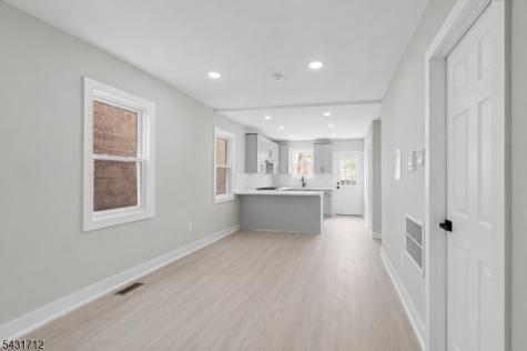 654 S 12th Street Newark NJ 07103