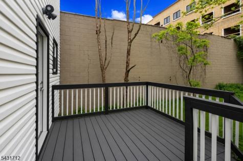 654 S 12th Street Newark NJ 07103
