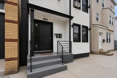 654 S 12th Street Newark NJ 07103