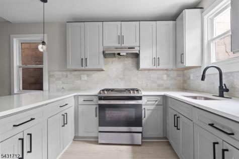 654 S 12th Street Newark NJ 07103