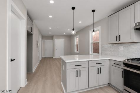 654 S 12th Street Newark NJ 07103