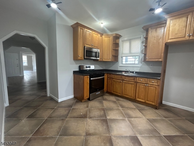 163 Dewey Street Newark NJ 07112