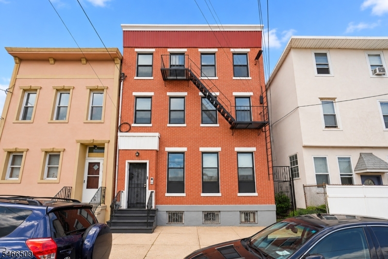 11 Cottage Street Newark NJ 07102