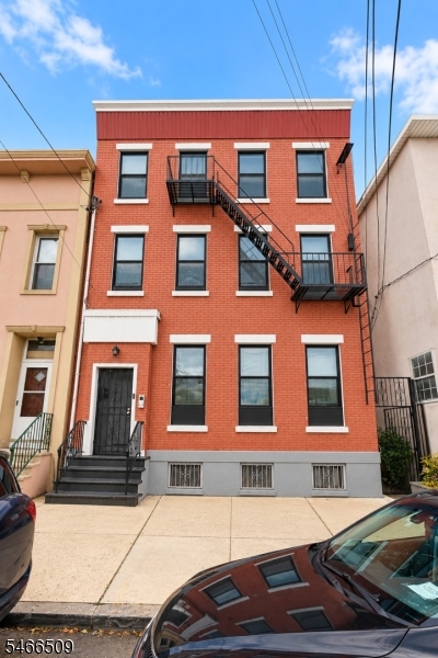 11 Cottage Street Newark NJ 07102