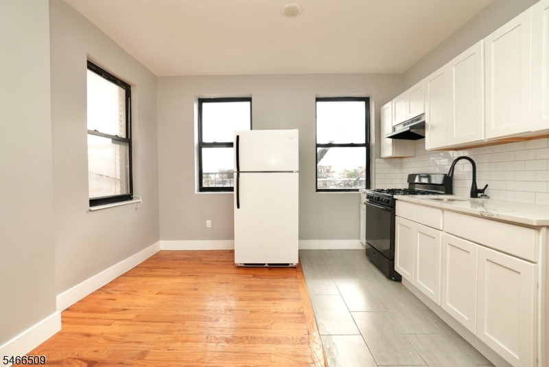11 Cottage Street Newark NJ 07102