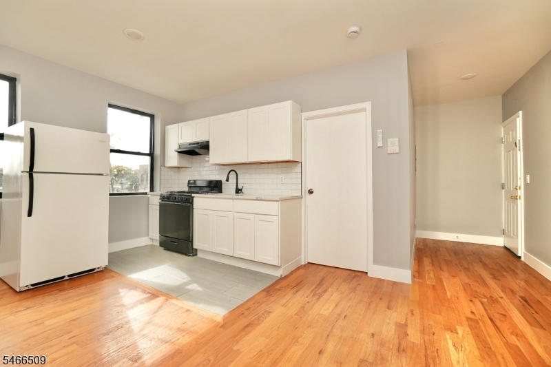 11 Cottage Street Newark NJ 07102