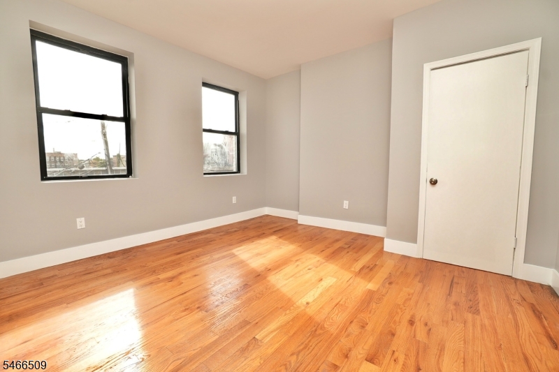 11 Cottage Street Newark NJ 07102