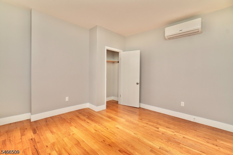 11 Cottage Street Newark NJ 07102