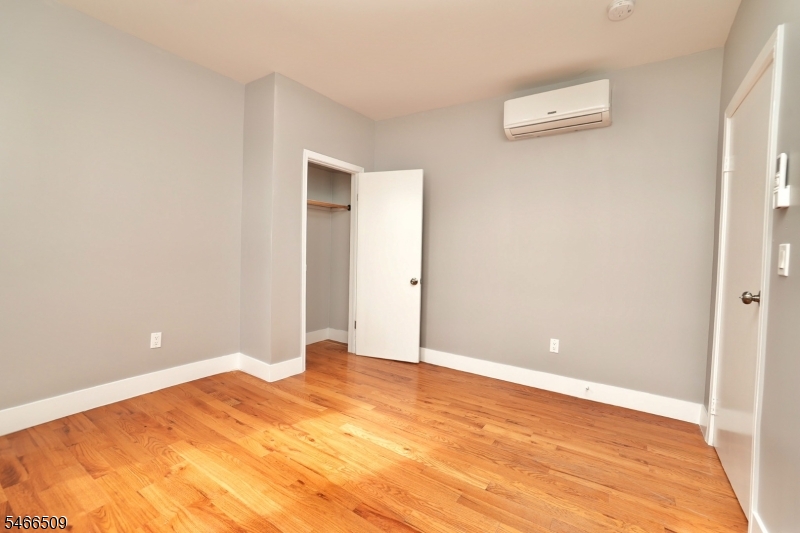11 Cottage Street Newark NJ 07102