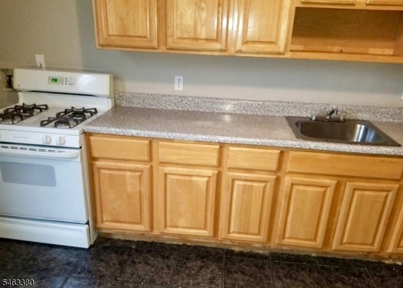 623 Sandford Avenue Newark NJ 07106