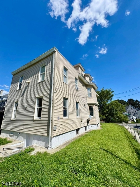 623 Sandford Avenue Newark NJ 07106