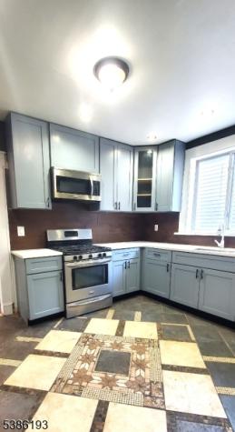 99 Rhode Island Avenue East Orange NJ 07018