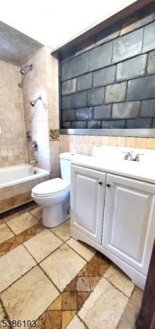 99 Rhode Island Avenue East Orange NJ 07018