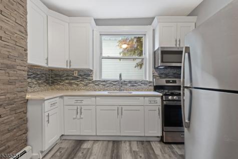 23 9TH Avenue East Orange NJ 07018