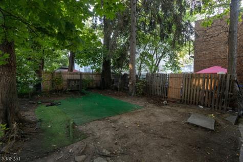 23 9TH Avenue East Orange NJ 07018