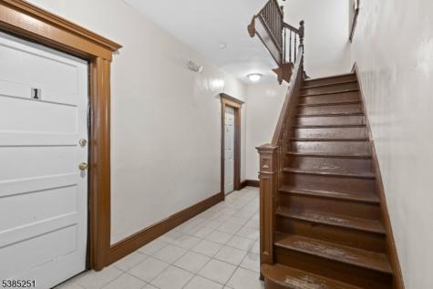 23 9TH Avenue East Orange NJ 07018