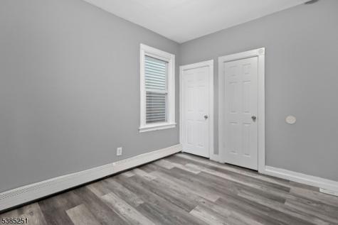 23 9TH Avenue East Orange NJ 07018