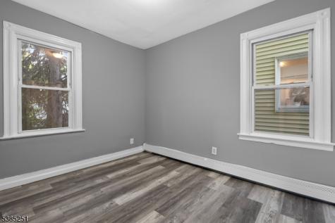 23 9TH Avenue East Orange NJ 07018