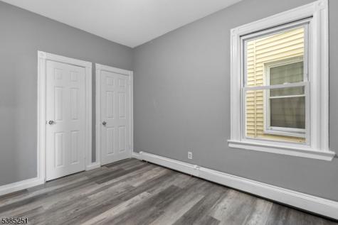 23 9TH Avenue East Orange NJ 07018