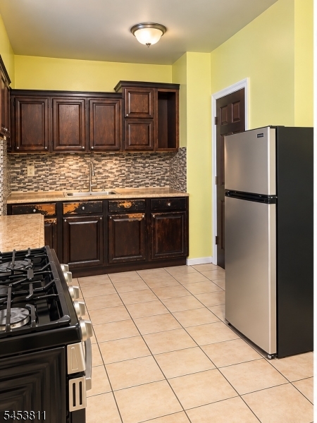19 38TH Street Irvington NJ 07111