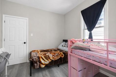 29 W 12th Street Linden NJ 07036