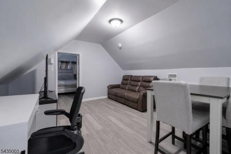 29 W 12th Street Linden NJ 07036