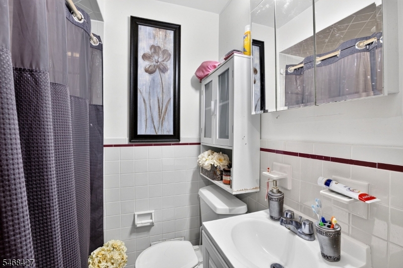319 Runyon Avenue Middlesex NJ 08846