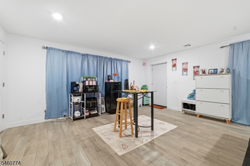 28 Hanford Street Newark NJ 07114