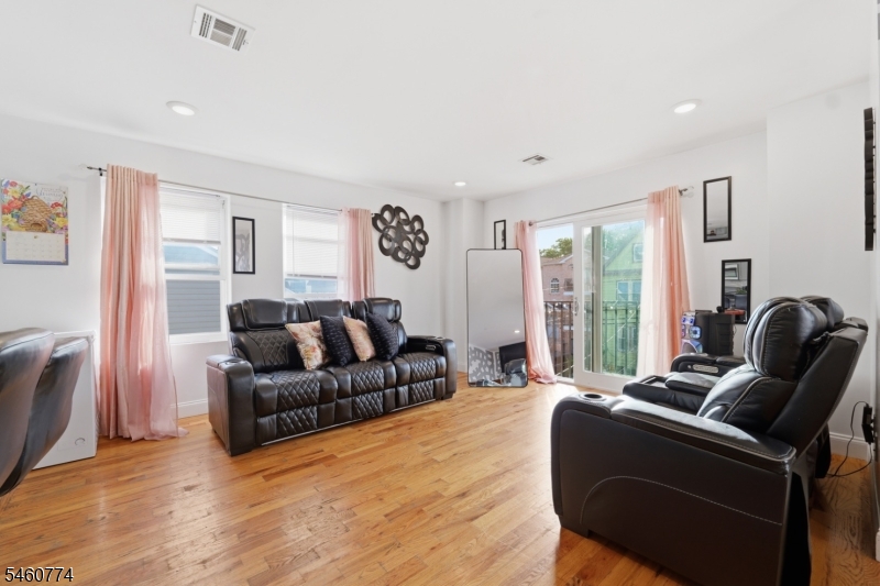 28 Hanford Street Newark NJ 07114